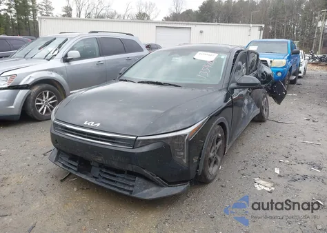 2025 Kia K4 Lxs z USA, uszkodzony, nr VIN 3KPFT4DE8SE135400